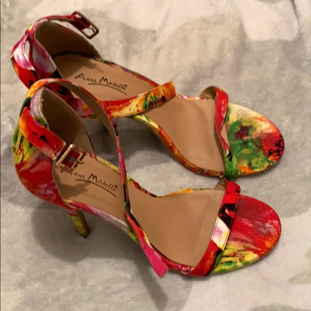 Heels - Picture 2 of 3